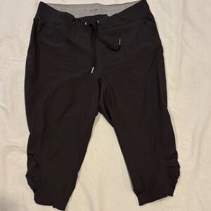 Calvin Klein Women’s Black Capris